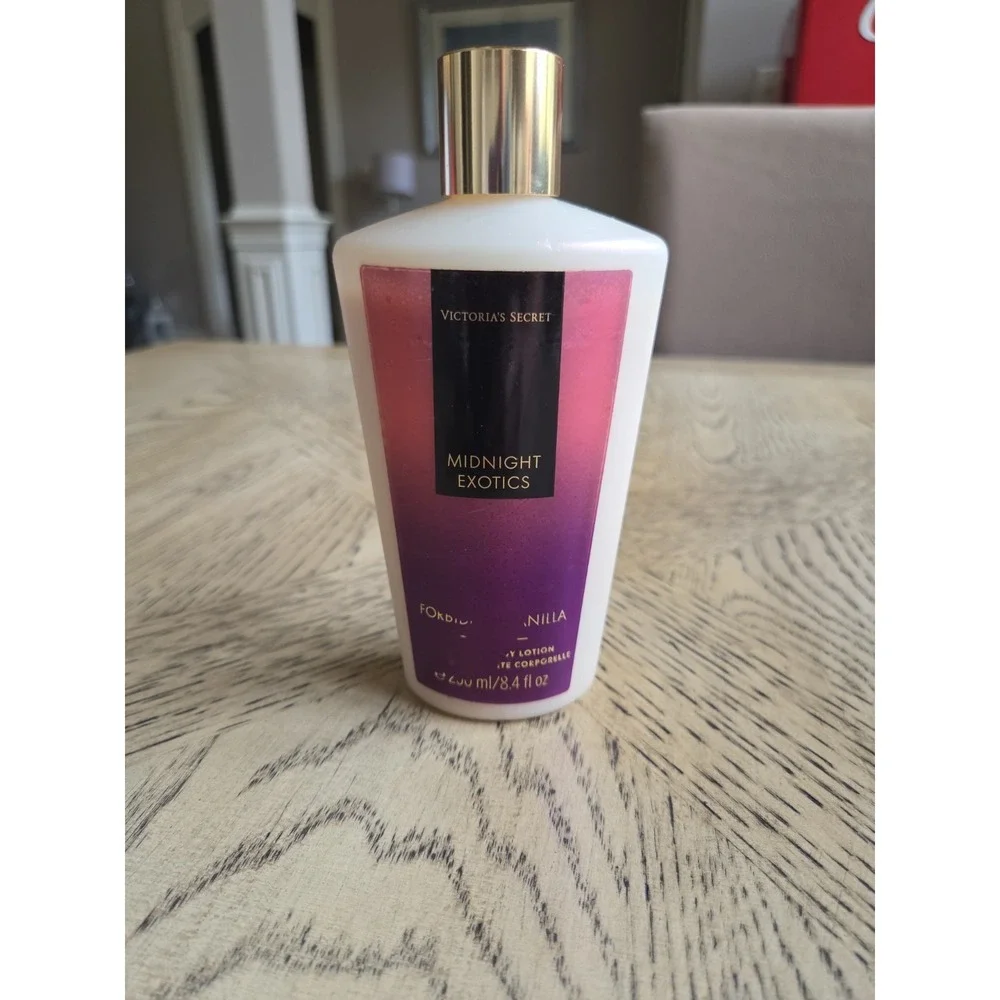 Victoria's Secret Hydrating Lotion Midnight Exotics Forbidden Vanilla Rare